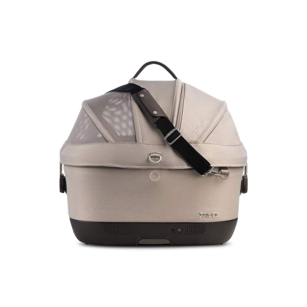 Tavo Maeve ISO5X Wind crash tested pet car seat with integrated ventilation system